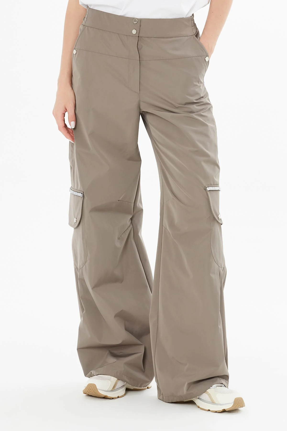 Grey Wide-Leg Snap-Button Pocketed Sweatpants - Image 2