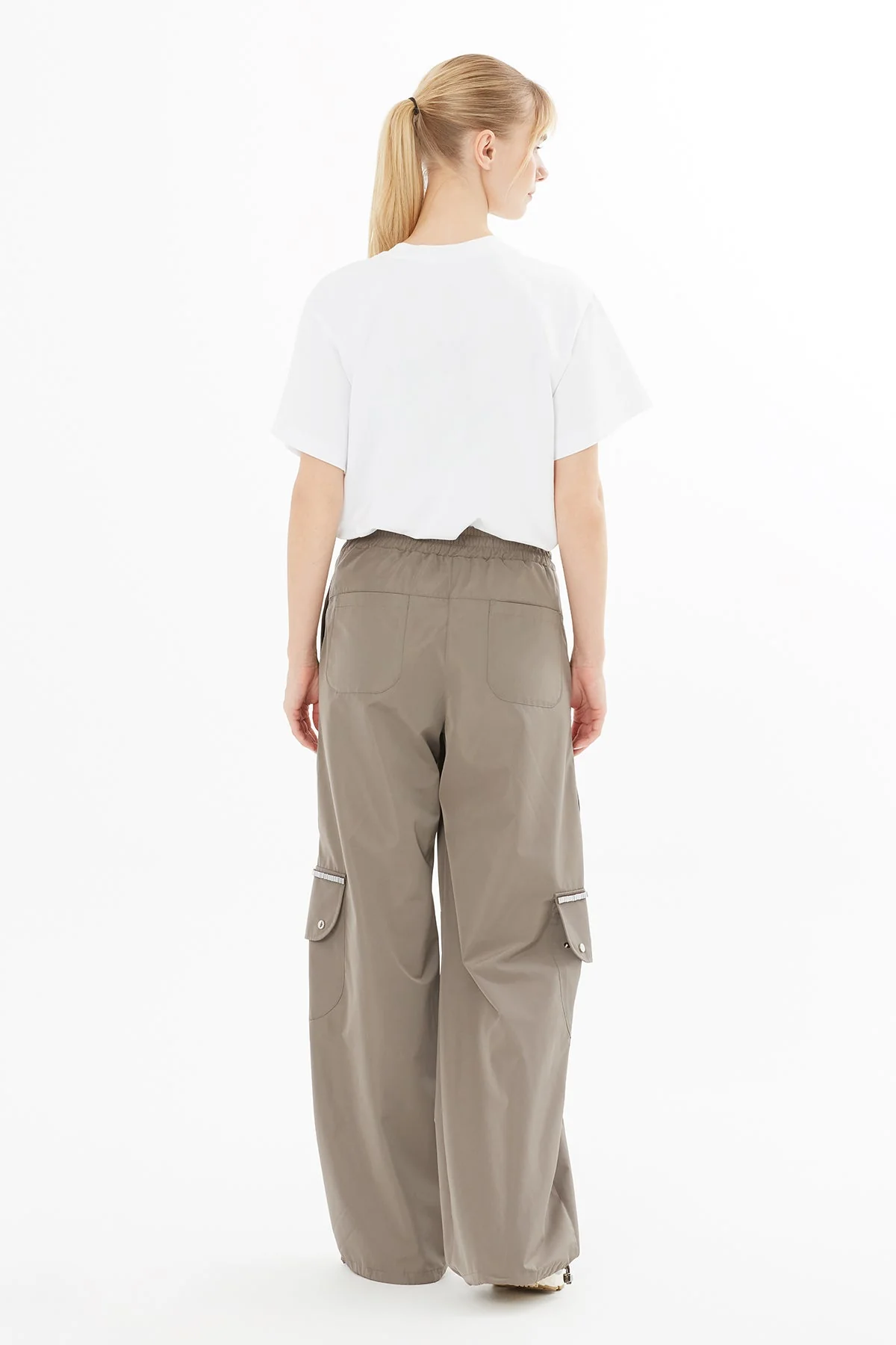 Grey Wide-Leg Snap-Button Pocketed Sweatpants - Image 4
