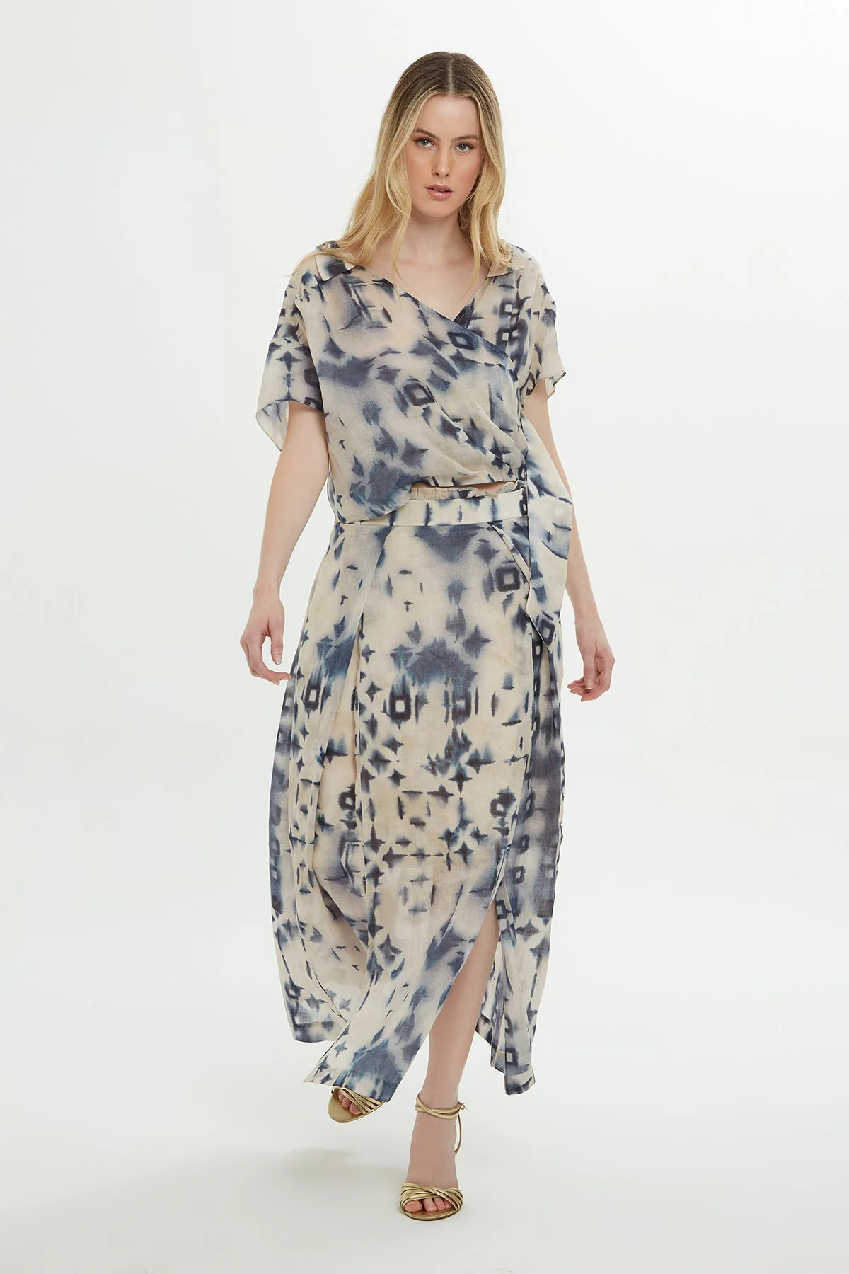 Patterned Slit-Detail Midi Skirt
