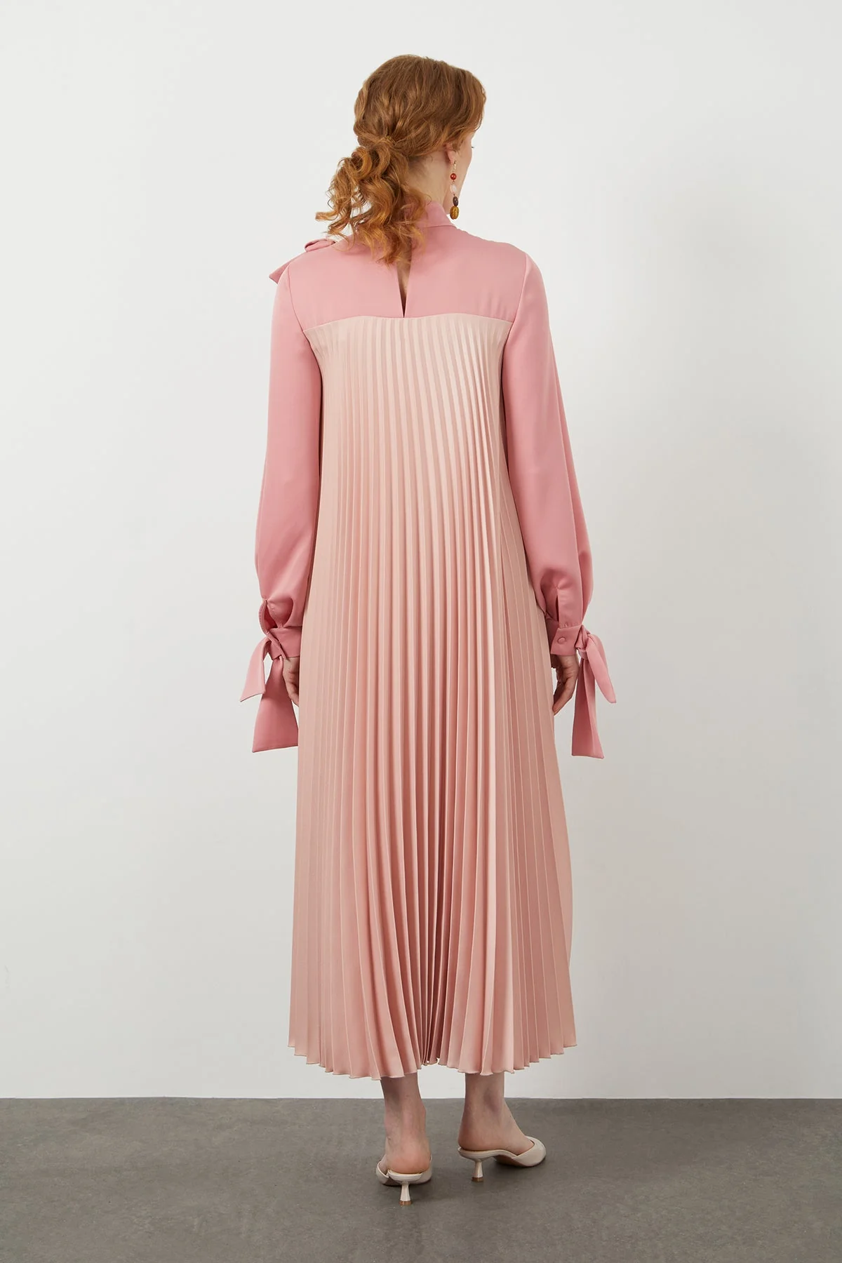 Pink Bow-Detail Pleated Midi Dress - Image 4