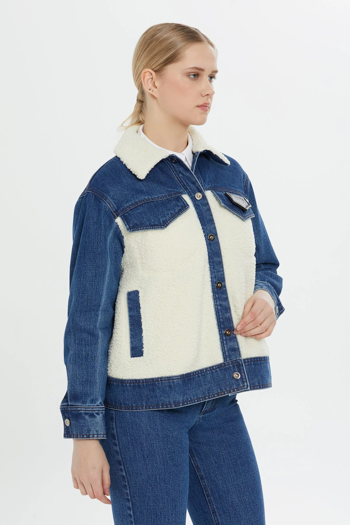 Plush-Detail Denim Jacket - Image 3