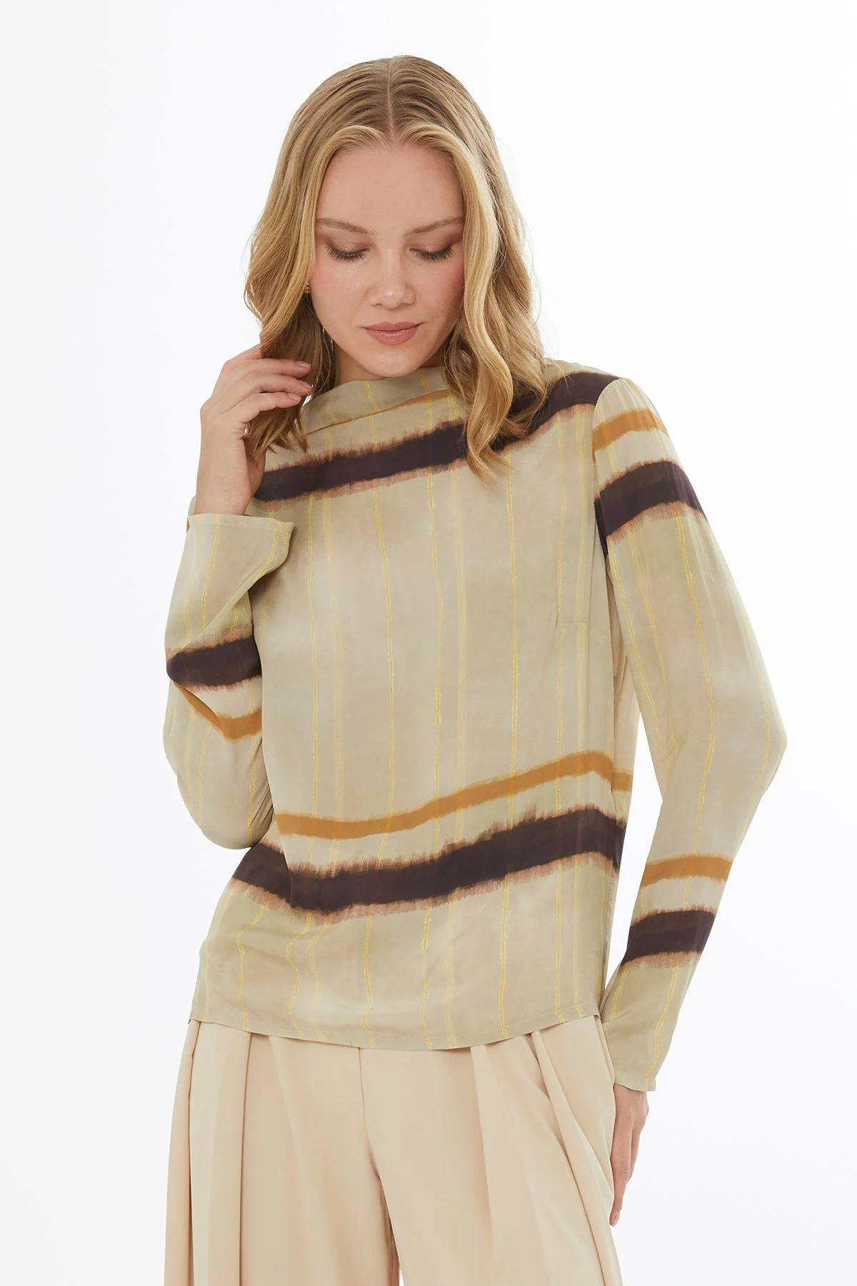 Printed Blouse with Back Tie - Image 3