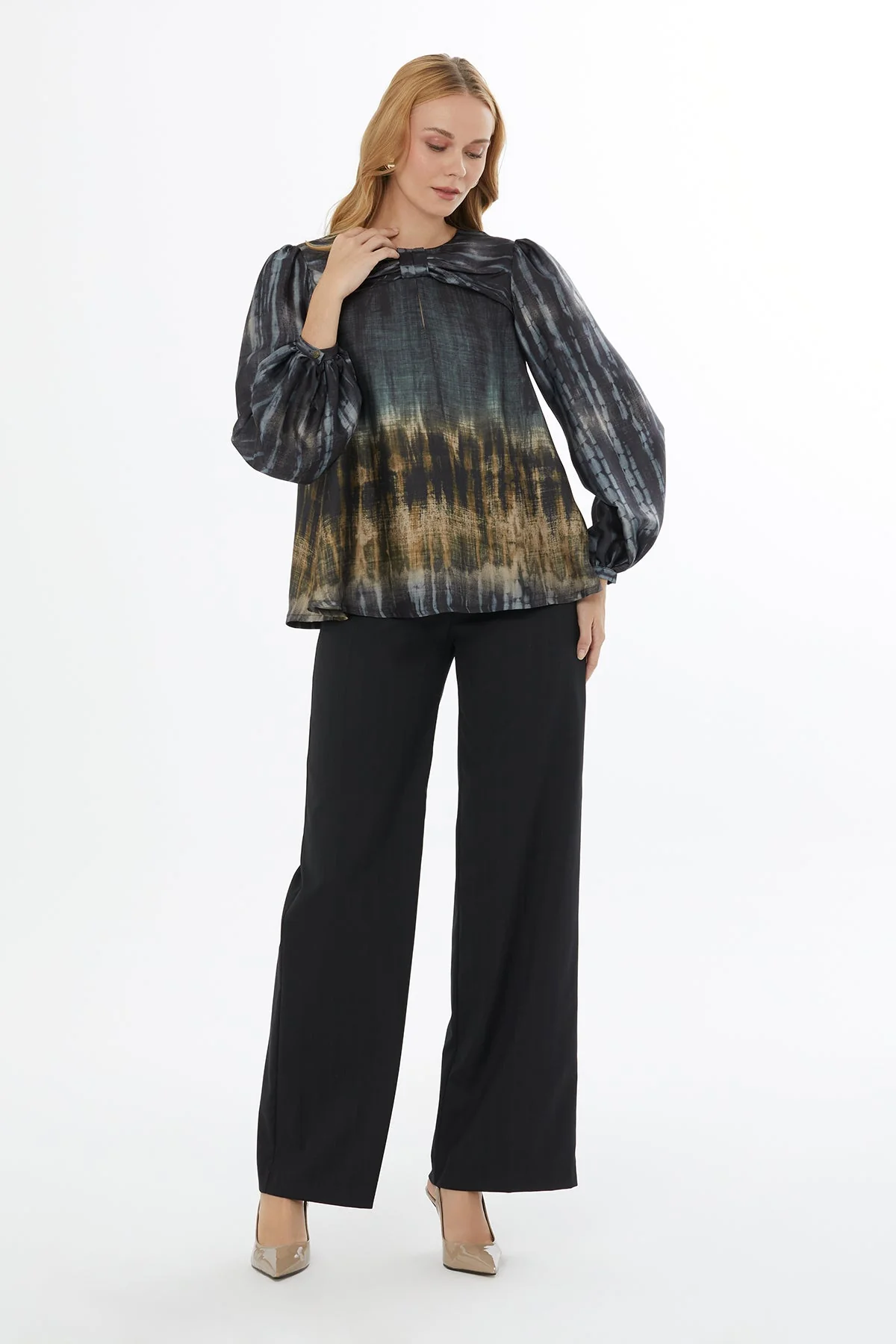 Printed Blouse with Bow Collar - Image 3