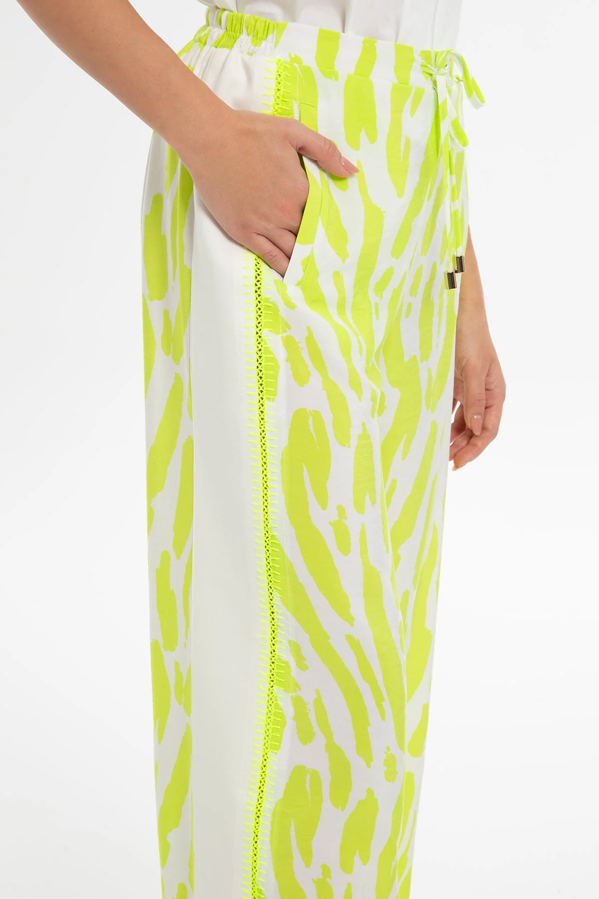 Printed Green Relaxed-Fit Pants - Image 3