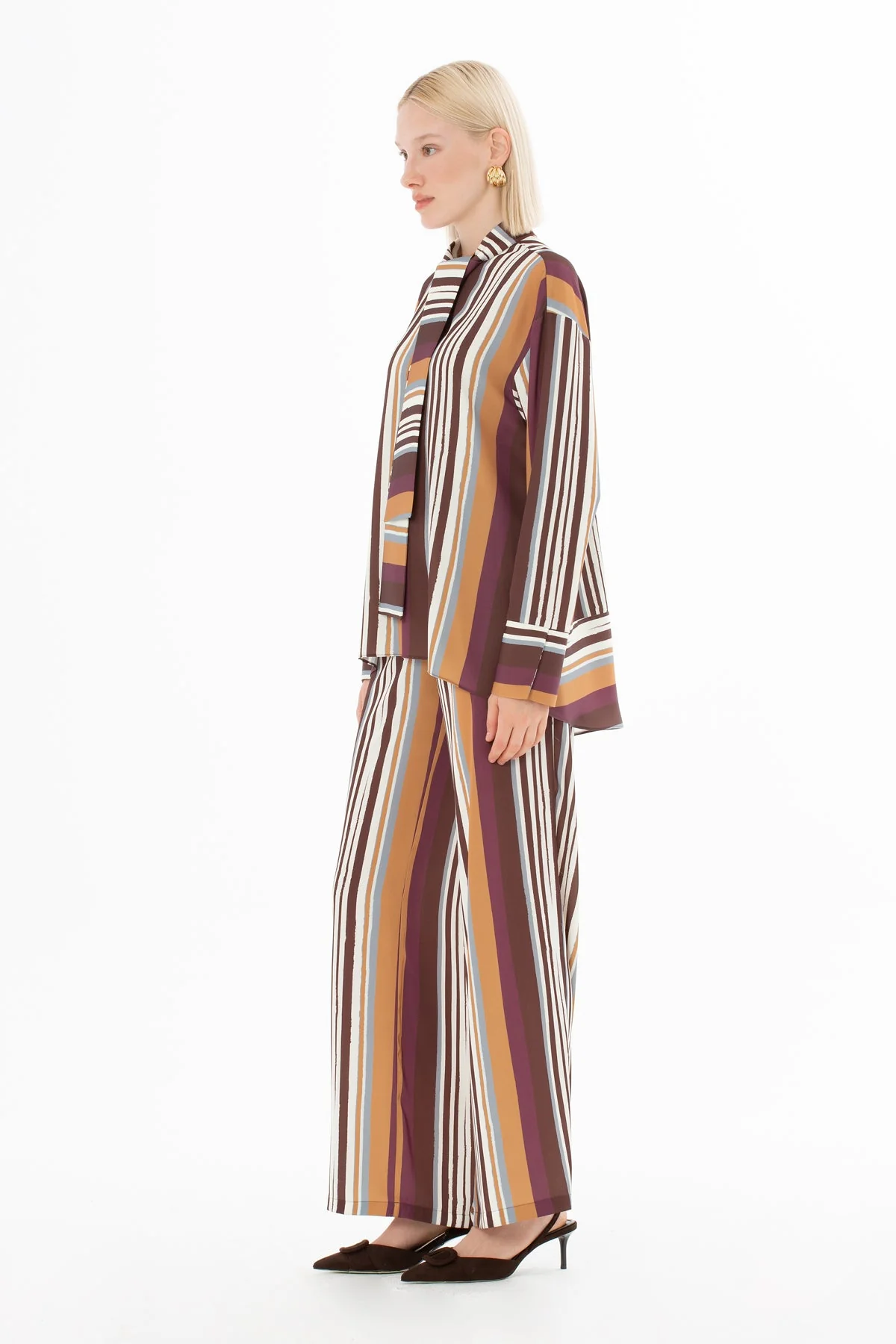Printed Shirt and Trousers Suit - Image 2