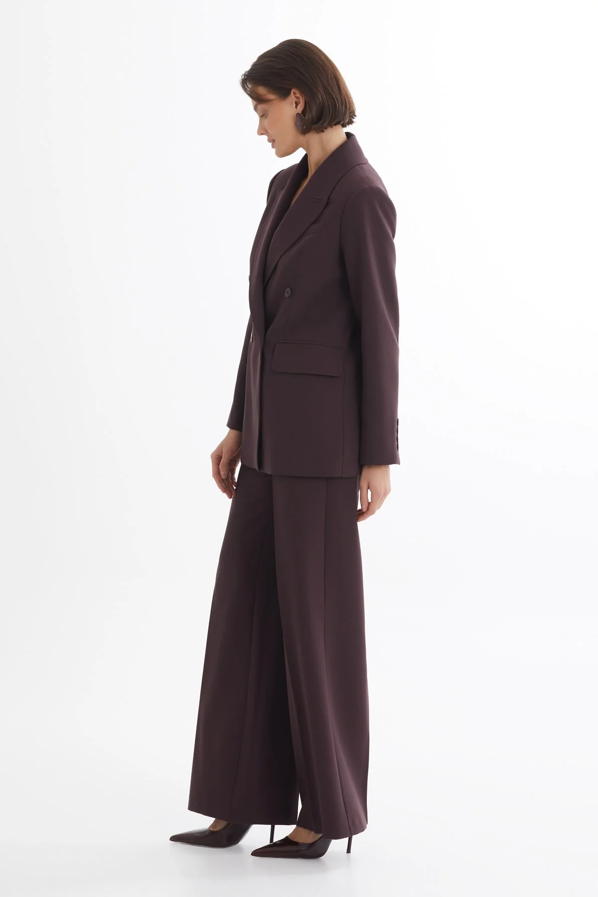 Red Double-Breasted Blazer and Pants Suit - Image 3