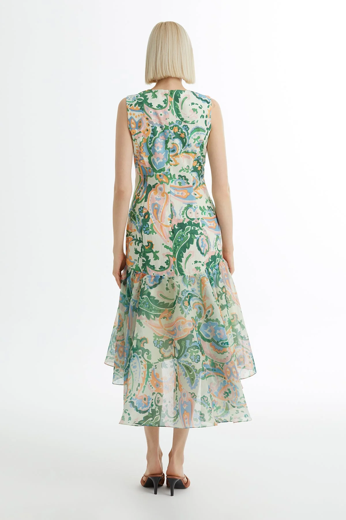 Sleeveless Gathered Patterned Dress - Image 4