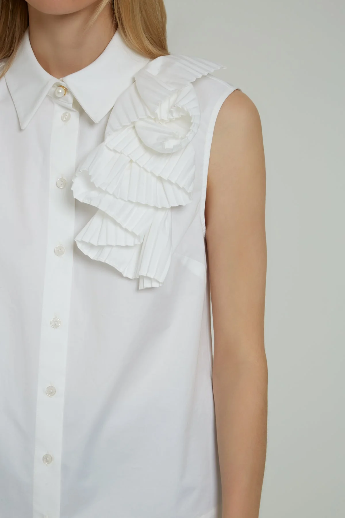 White Accessory-Collar Cotton Shirt - Image 2