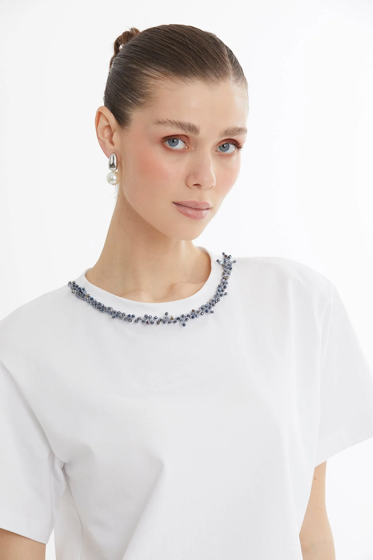 White Embroidered Collar T-Shirt - Image 3