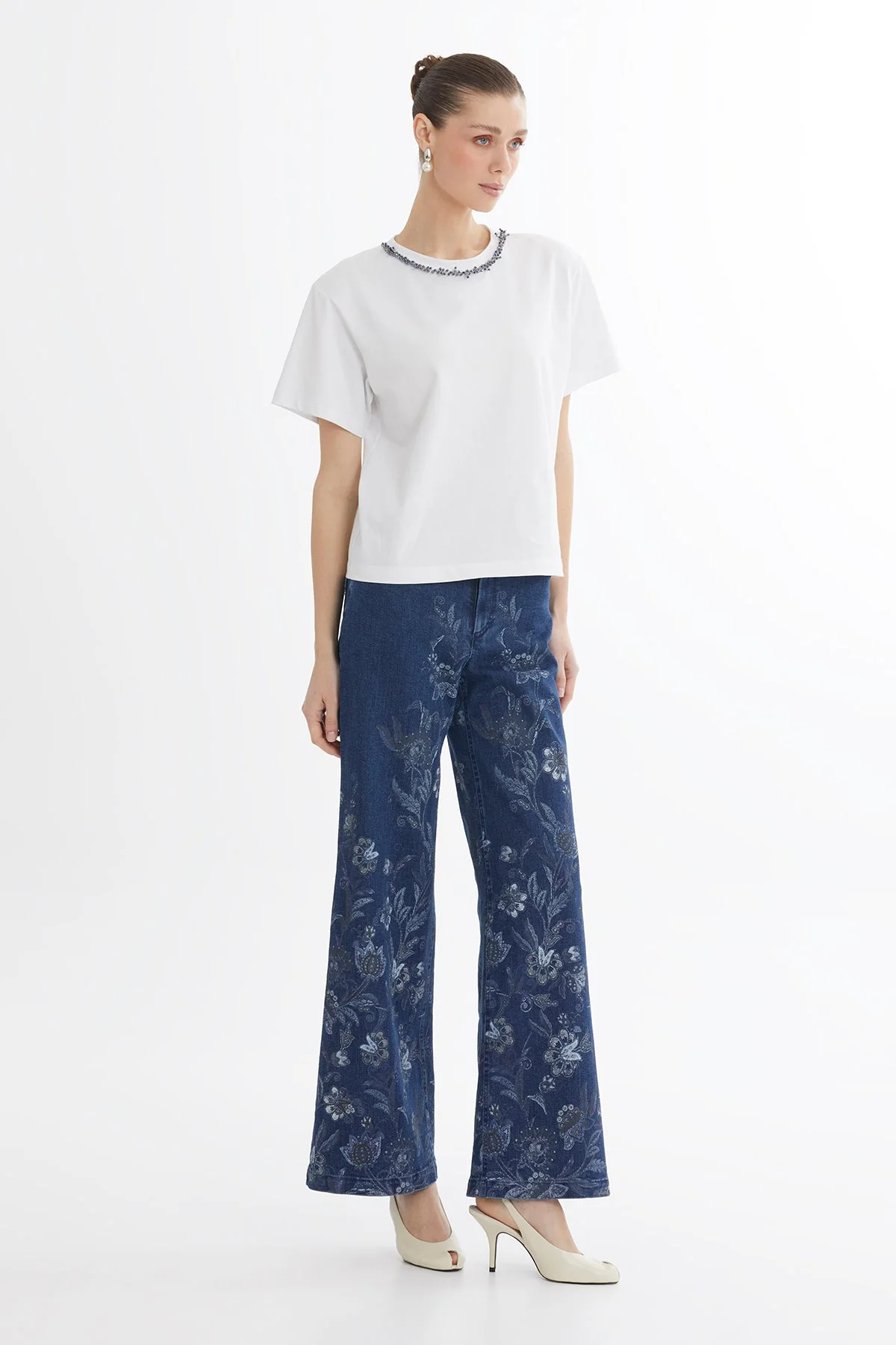 White Embroidered Collar T-Shirt - Image 4