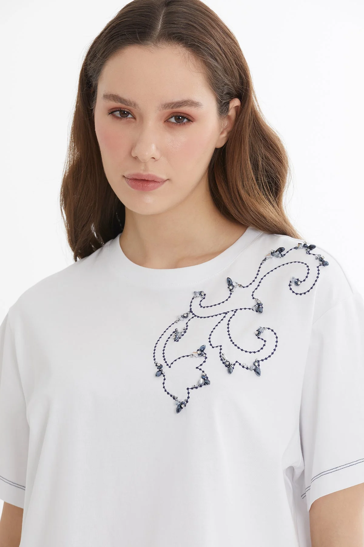 White Embroidered Detail T-Shirt - Image 3
