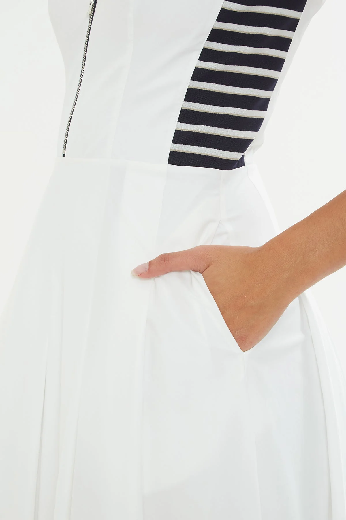 White V-Neck Sleeveless Midi Dress - Image 2